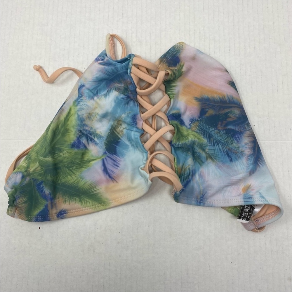 L Dippin’ Daisy's Bikini Top w a tropical design and tan flesh colored ties